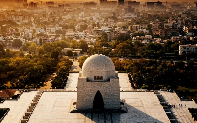 PMD forecasts another hot and humid day for Karachi