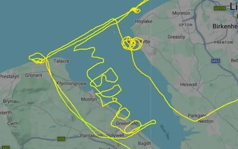Pilot writes “I’m bored” in sky during test flight