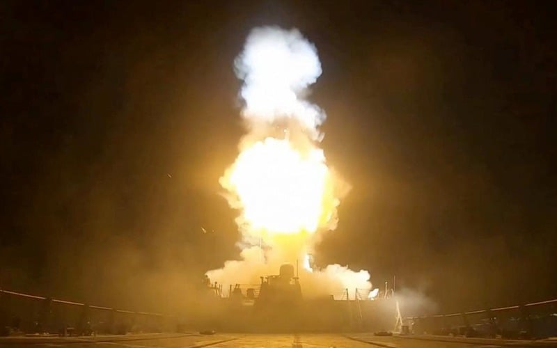 US launches new strikes on Iran as Tehran vows retaliation