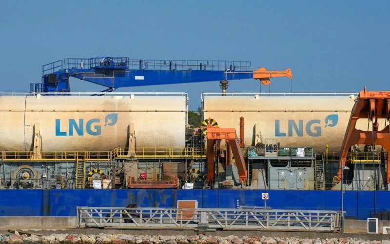 Europe’s gas cushion shrinks as winter risks grow