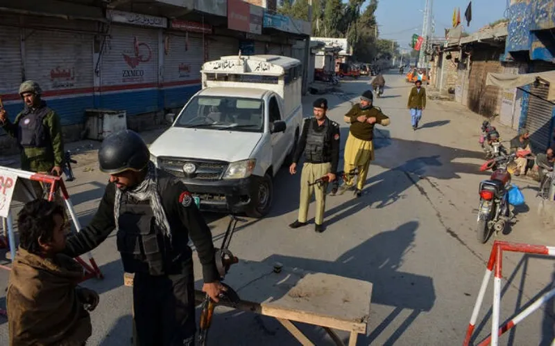 Militants reportedly surround police checkpost in Upper Dir