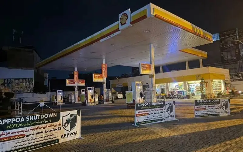 Pakistan fuel dealers give government 72 hours to meet demands