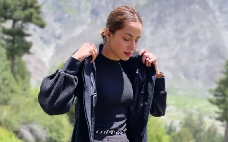 Nimra Khan’s glamorous vogue inspired photo reel takes social media by storm