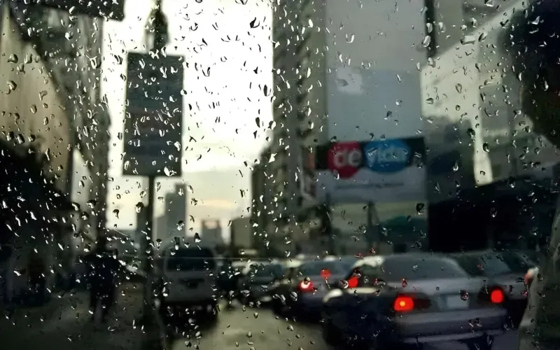 Pleasant weather grips Karachi as cloudy skies bring chances of drizzle