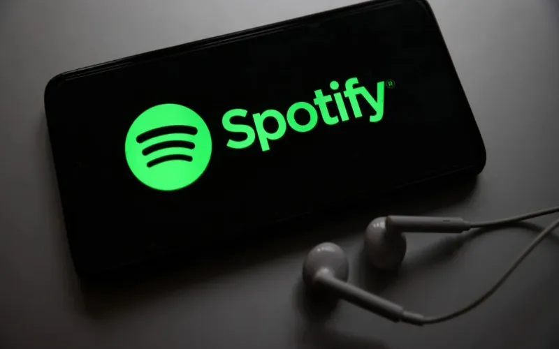 Spotify tests new button that lets premium users skip podcast ads