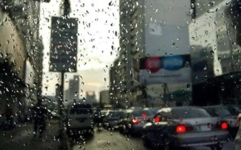 Will Karachi see drizzle tonight
