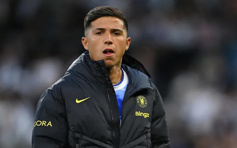 Manchester city sparks transfer frenzy with Fernandez's £125 million move