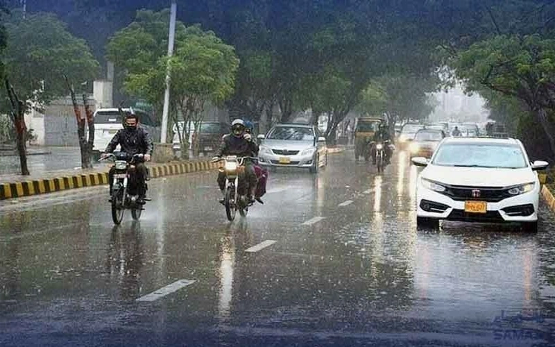 Karachi wakes up under dark, rainy skies