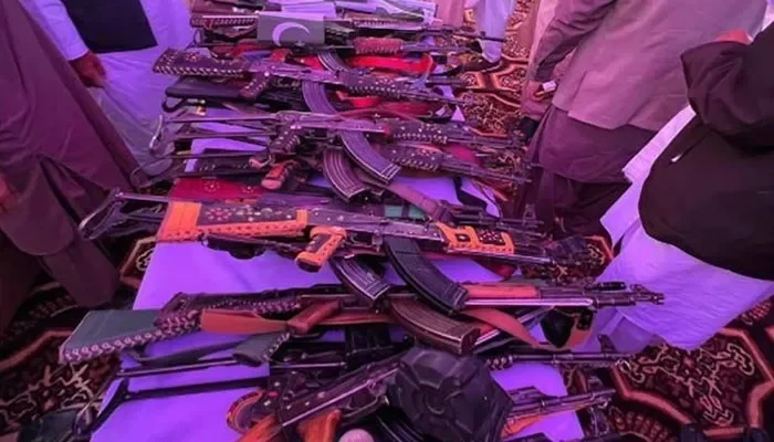 100 BRA militants surrender, swear llegiance to Pakistan in Dera Bugti