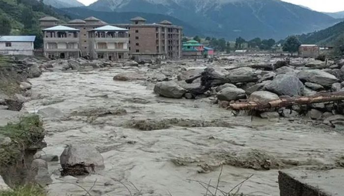 Landslide in Gilgit claims lives of eight volunteers