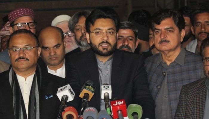 Minister of State for Information and Broadcasting Farrukh Habib talking to media persons at Dogar House. Image: Radio Pakistan