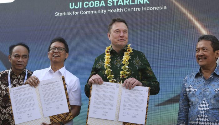 Elon Musk introduces Starlink service in Indonesia