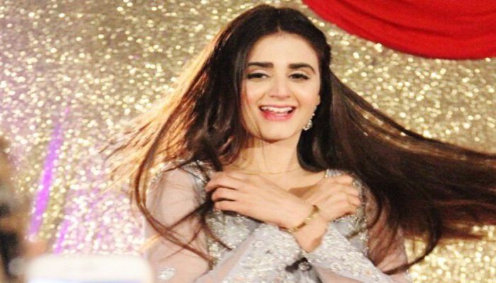 Hira Mani dance video