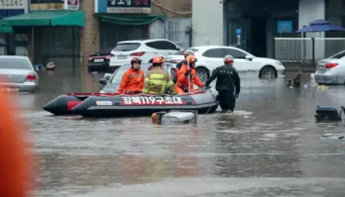 South Korean floods and landslides leave at least 14 dead and 12 missing