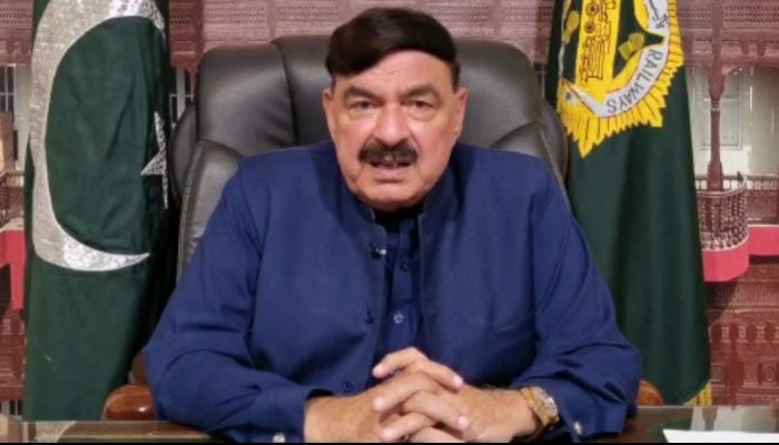 Rawalpindi: Rangers Called In After Protestors Surround Sheikh Rashid's Lal Haveli